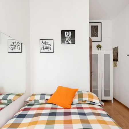 Central Little Basic Apartment Rome Buitenkant foto