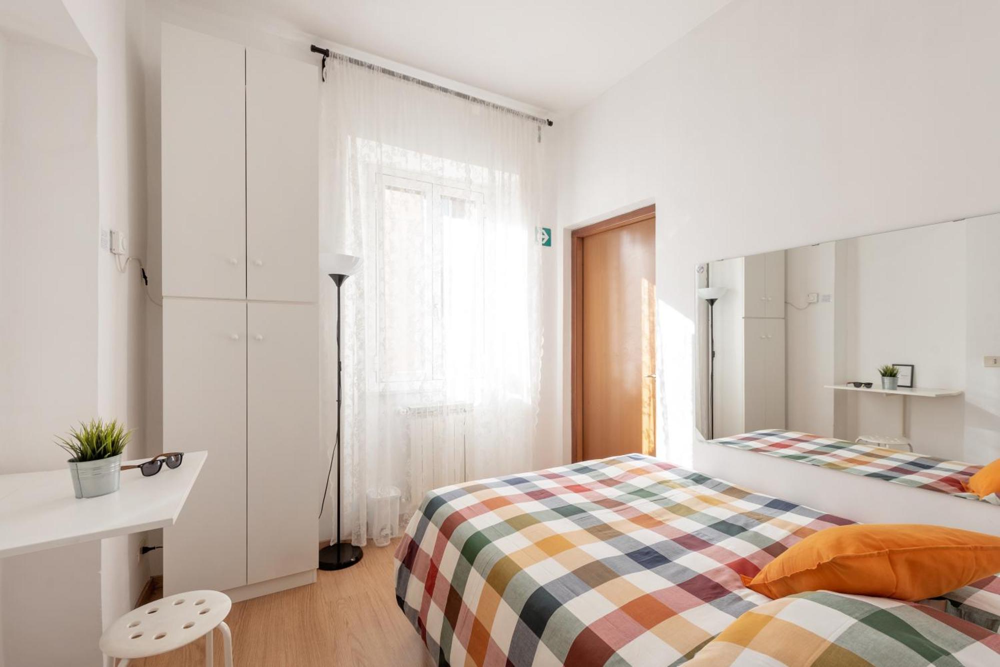 Central Little Basic Apartment Rome Buitenkant foto